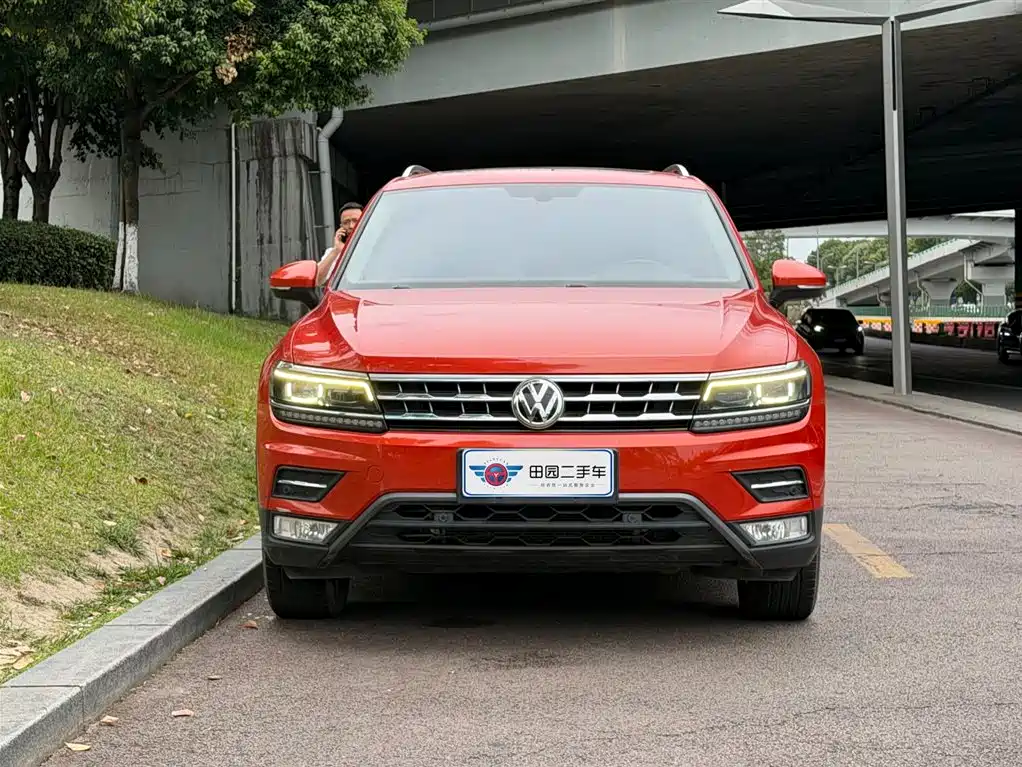 Volkswagen Tiguan L 2017 — фото 2