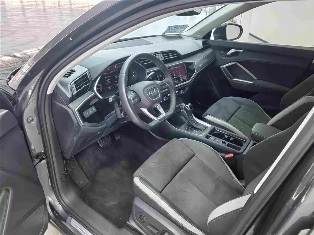 Audi Q3 2023 — фото 10