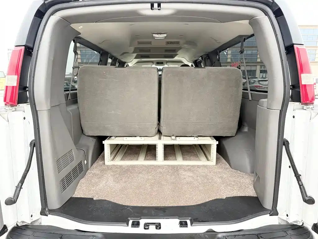 GMC Savana 2015 — фото 14