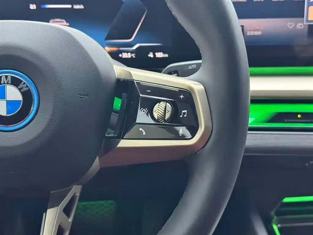 BMW i5 2025 — фото 16