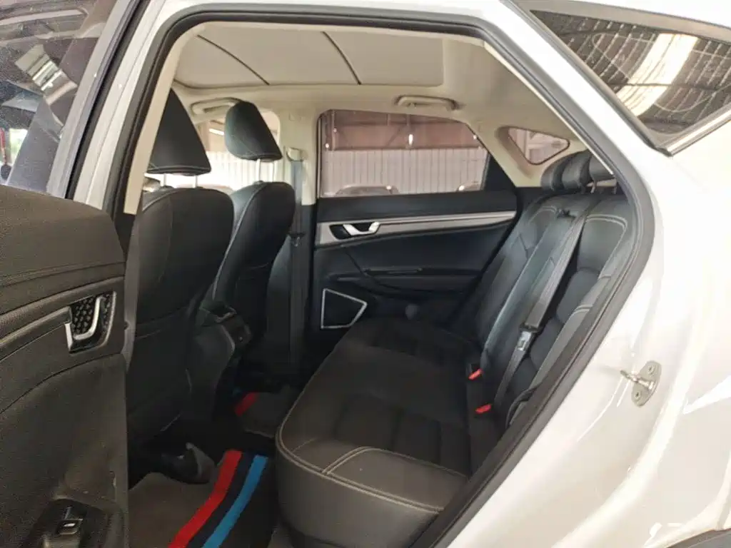 Geely Emgrand GS 2018 — фото 17