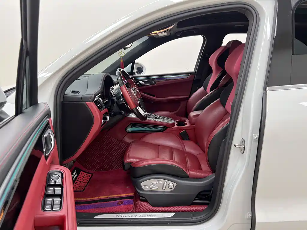 Porsche Macan 2015 — фото 14