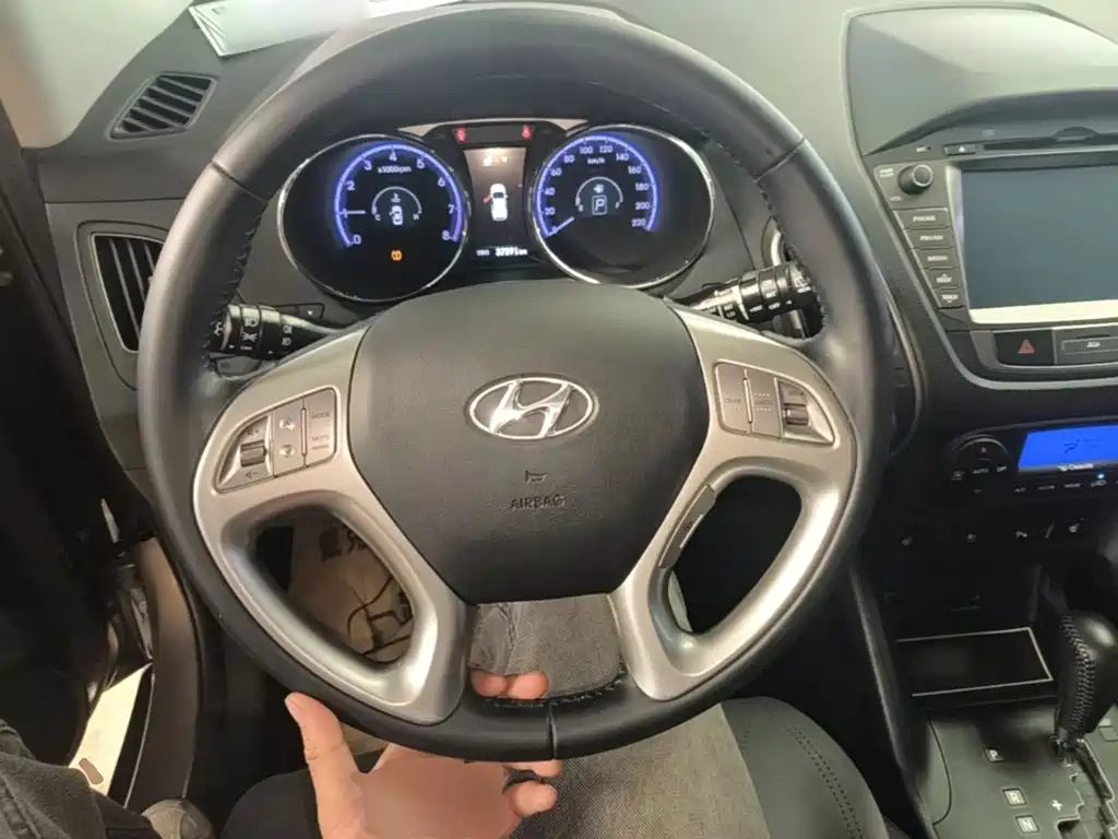 Hyundai ix35 2015 — фото 11