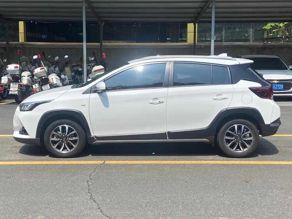 Toyota Yaris L 2022