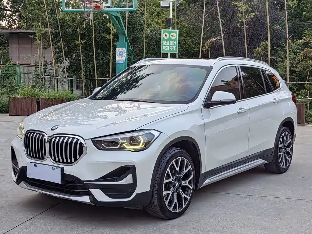 BMW X1 2020 — фото 1