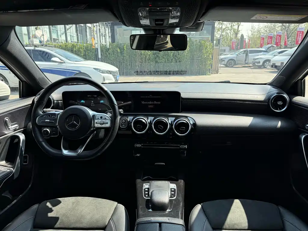 Mercedes-Benz A-Class 2019 — фото 14