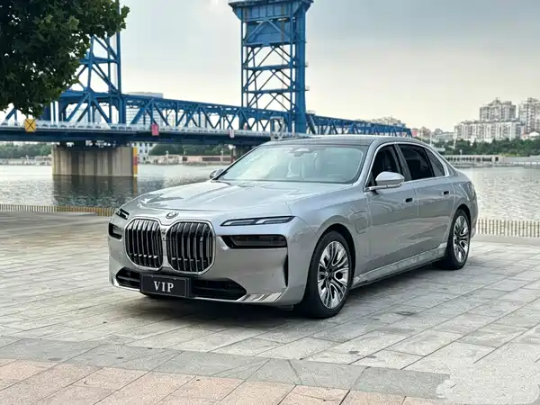 BMW i7 2023