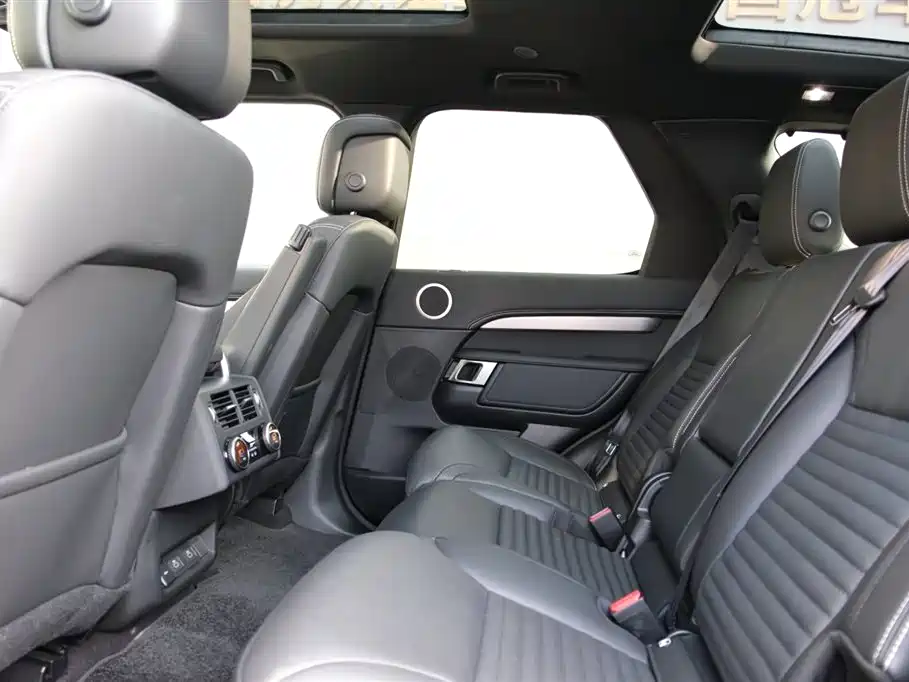 Land Rover Discovery 2025 — фото 13