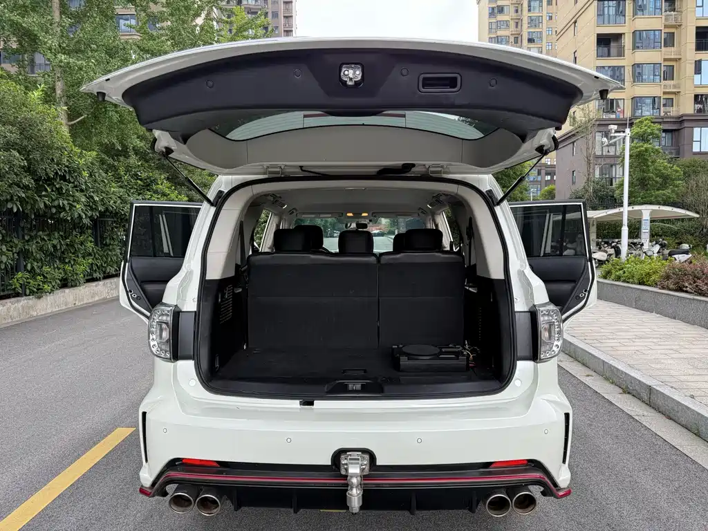 Nissan Patrol 2018 — фото 9