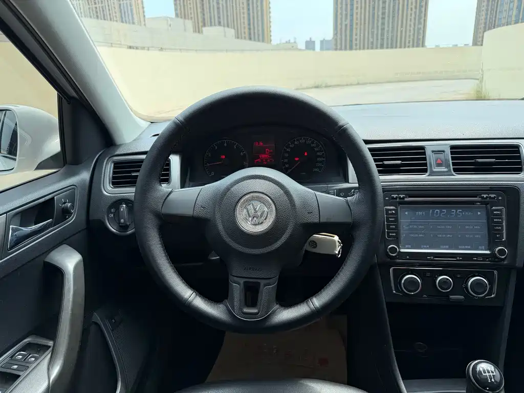 Volkswagen Santana 2014