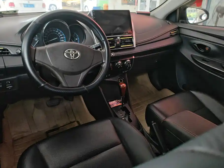 Toyota Vios 2015 — фото 12