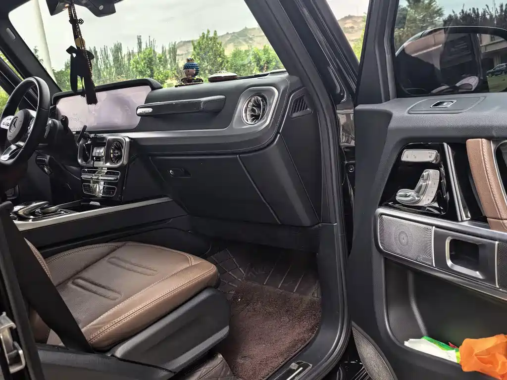 Mercedes-Benz G-Class 2023 — фото 12