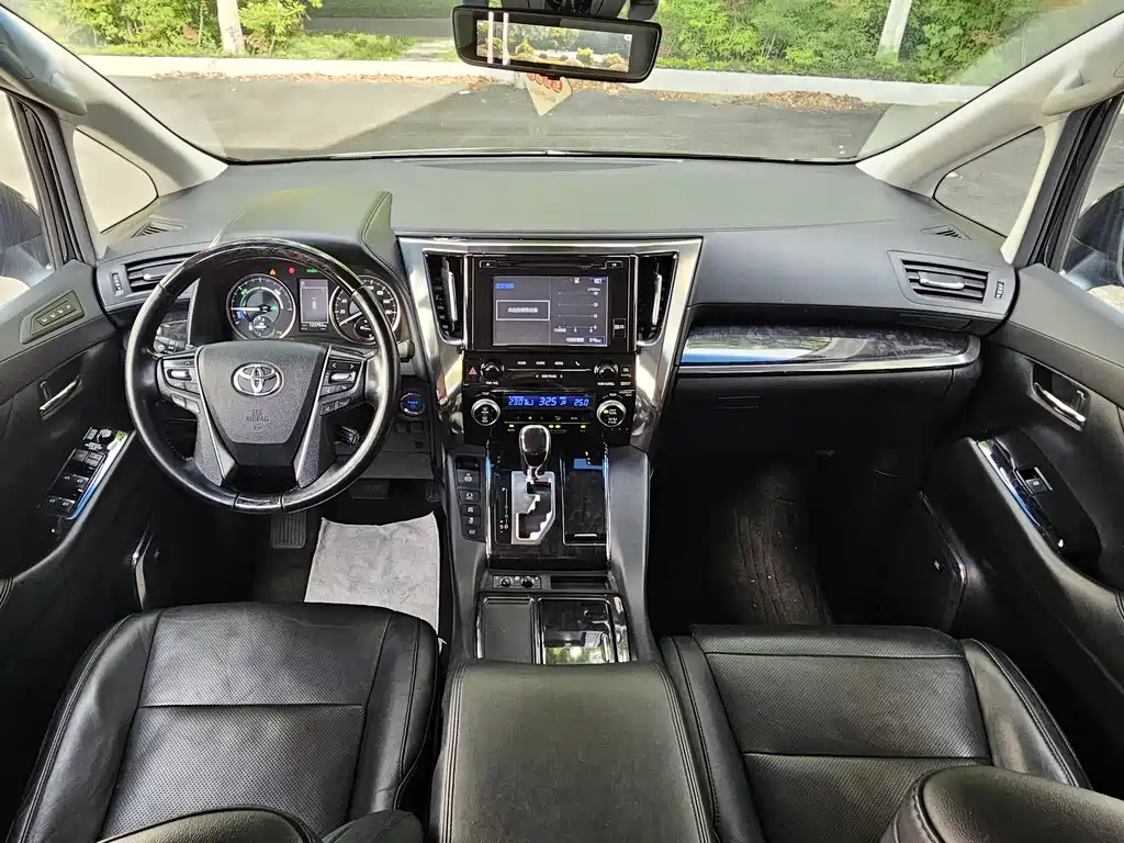 Toyota Vellfire 2020 — фото 16