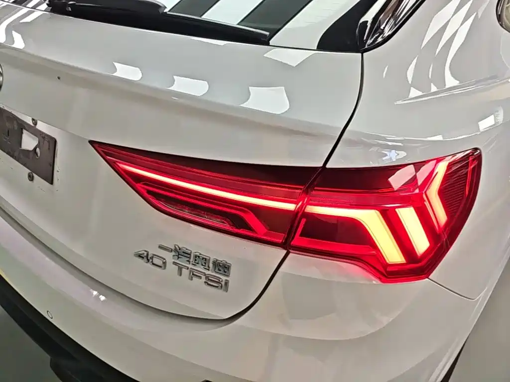 Audi Q3 Sportback 2022 — фото 8