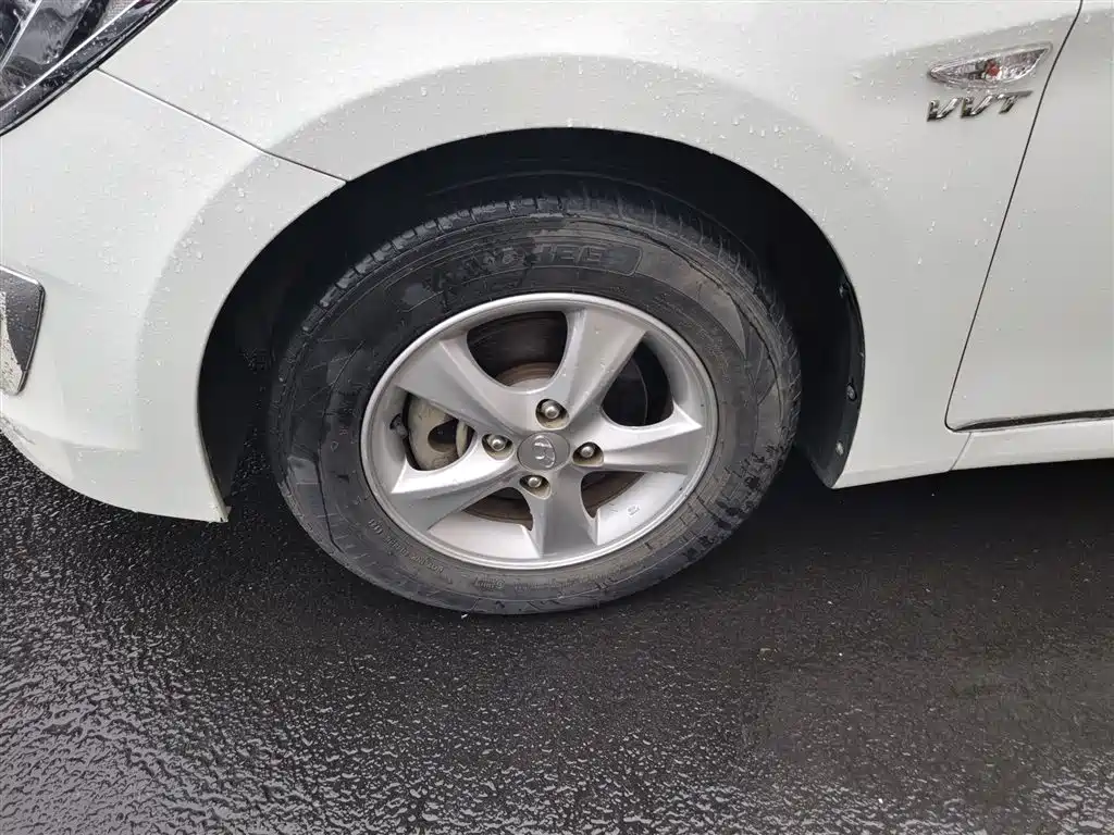 Hyundai Verna 2016 — фото 23