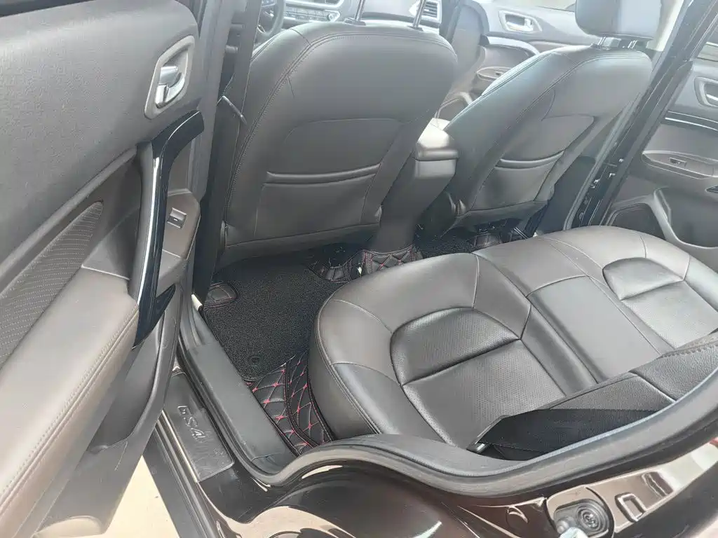 GAC Trumpchi GS4 2016 — фото 15