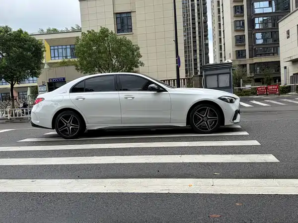 Mercedes-Benz C-Class 2023