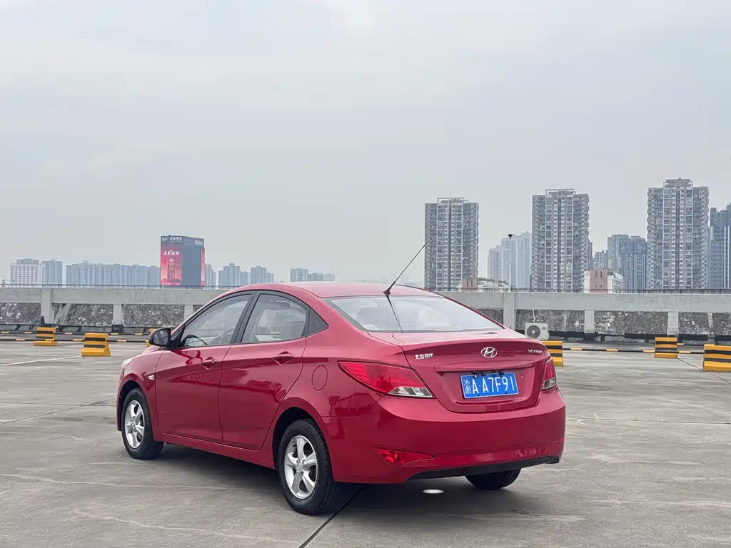 Hyundai Verna 2015 — фото 6