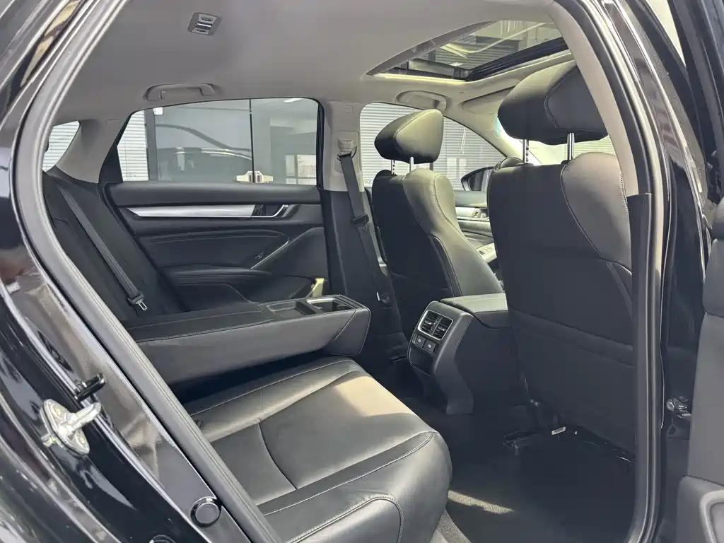Honda Accord 2022 — фото 15