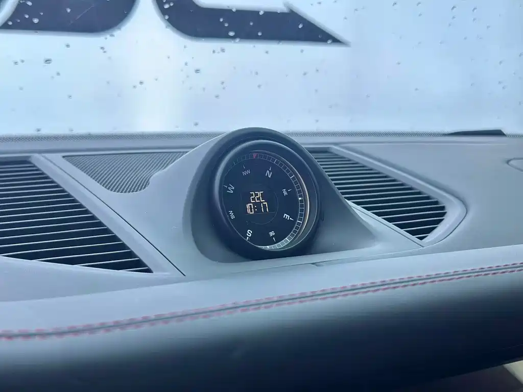 Porsche Macan 2022 — фото 13