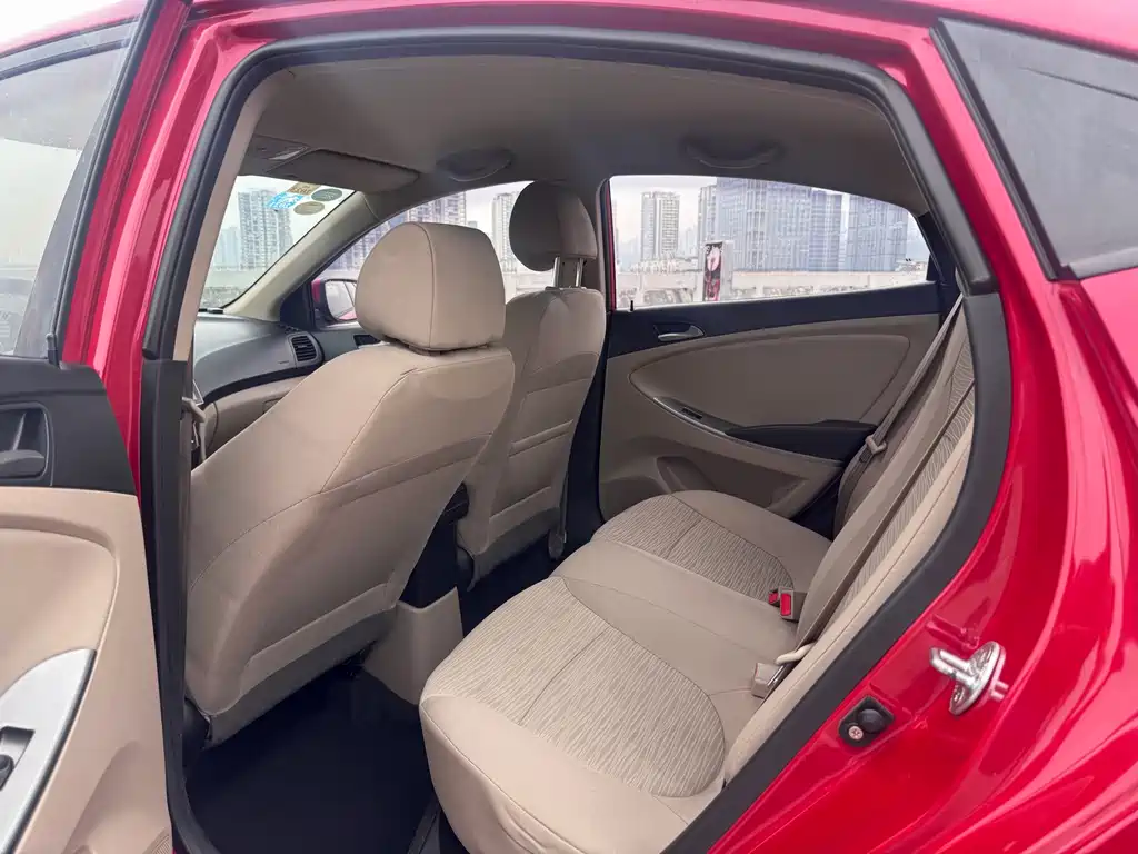Hyundai Verna 2015 — фото 14