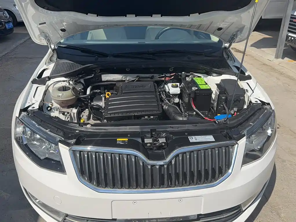 Skoda Octavia 2015 — фото 10