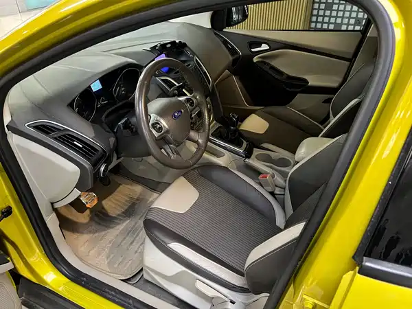 Ford Focus 2012