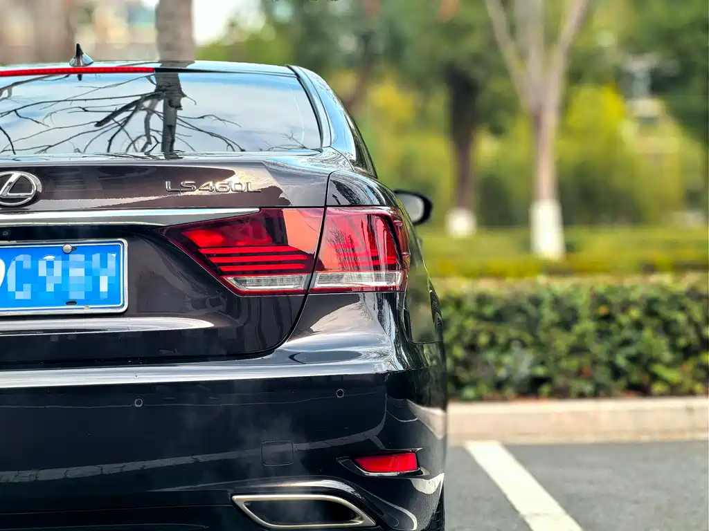Lexus LS 2015 — фото 14