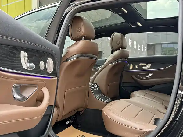Mercedes-Benz E-Class 2022