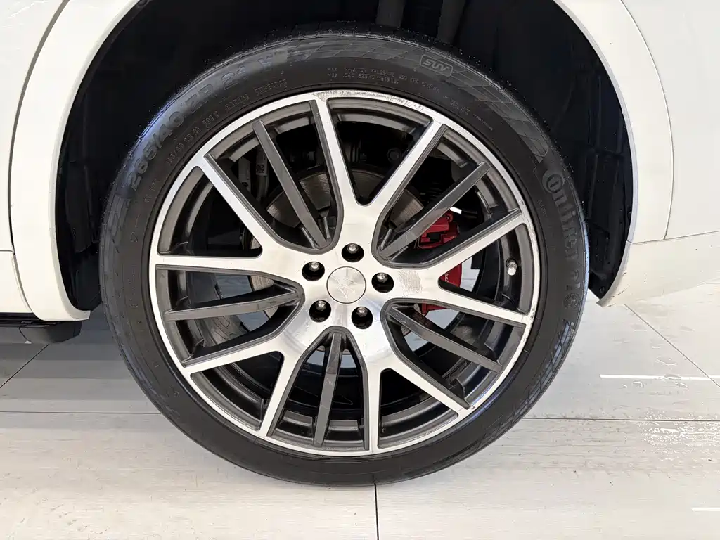 Maserati Levante 2018 — фото 19