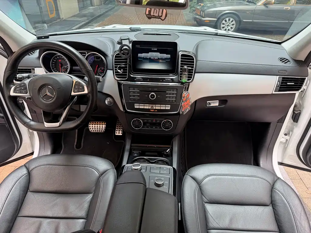 Mercedes-Benz GLE AMG 2017 — фото 8