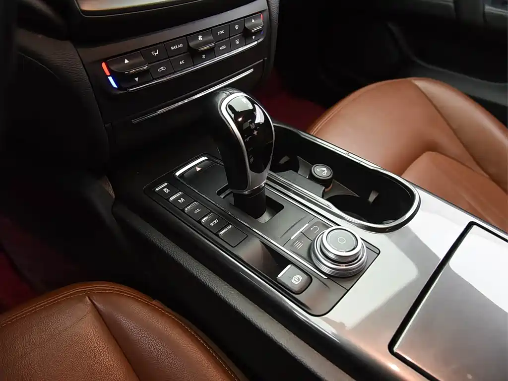 Maserati Ghibli 2018 — фото 8
