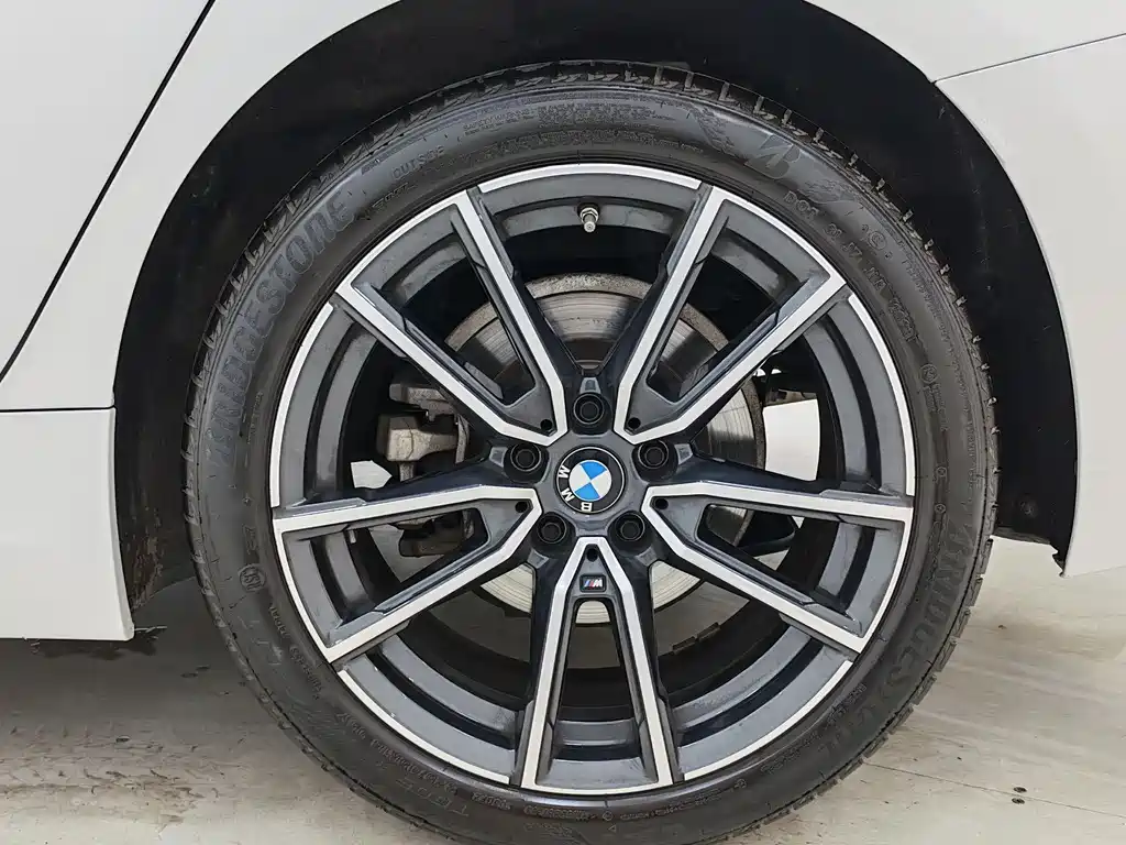 BMW 3 Series 2023 — фото 16