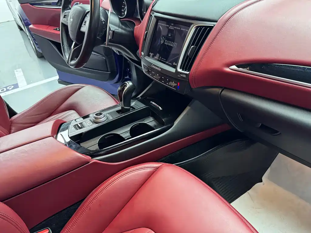 Maserati Levante 2020 — фото 12