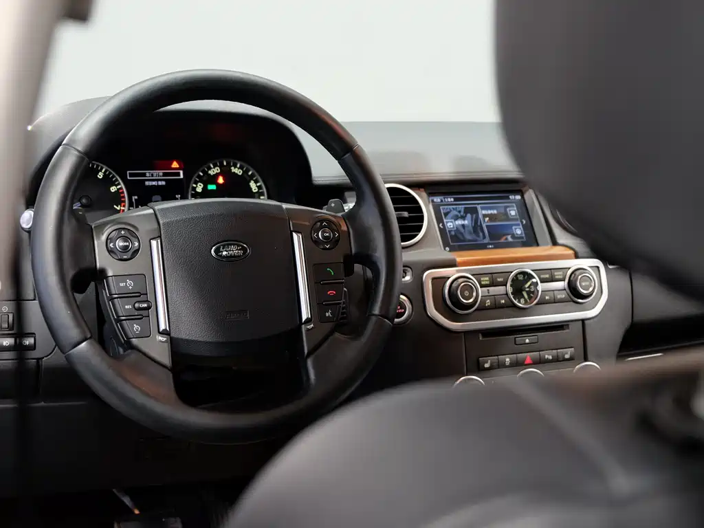 Land Rover Discovery 2016 — фото 15
