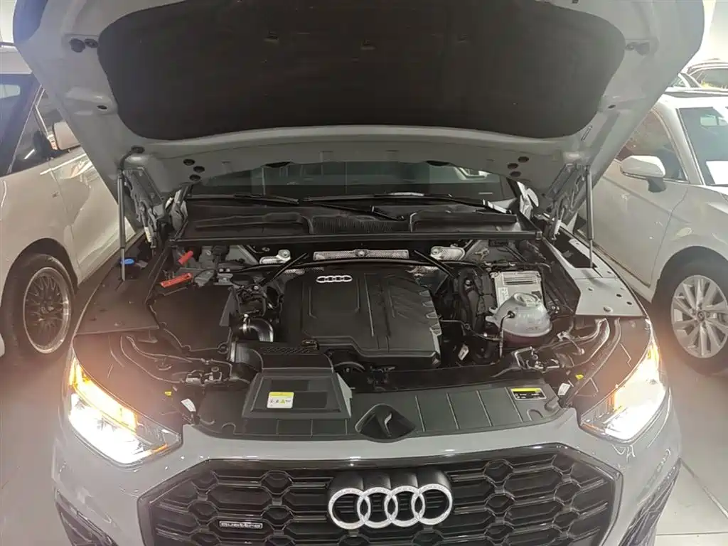 Audi Q5L 2024 — фото 20