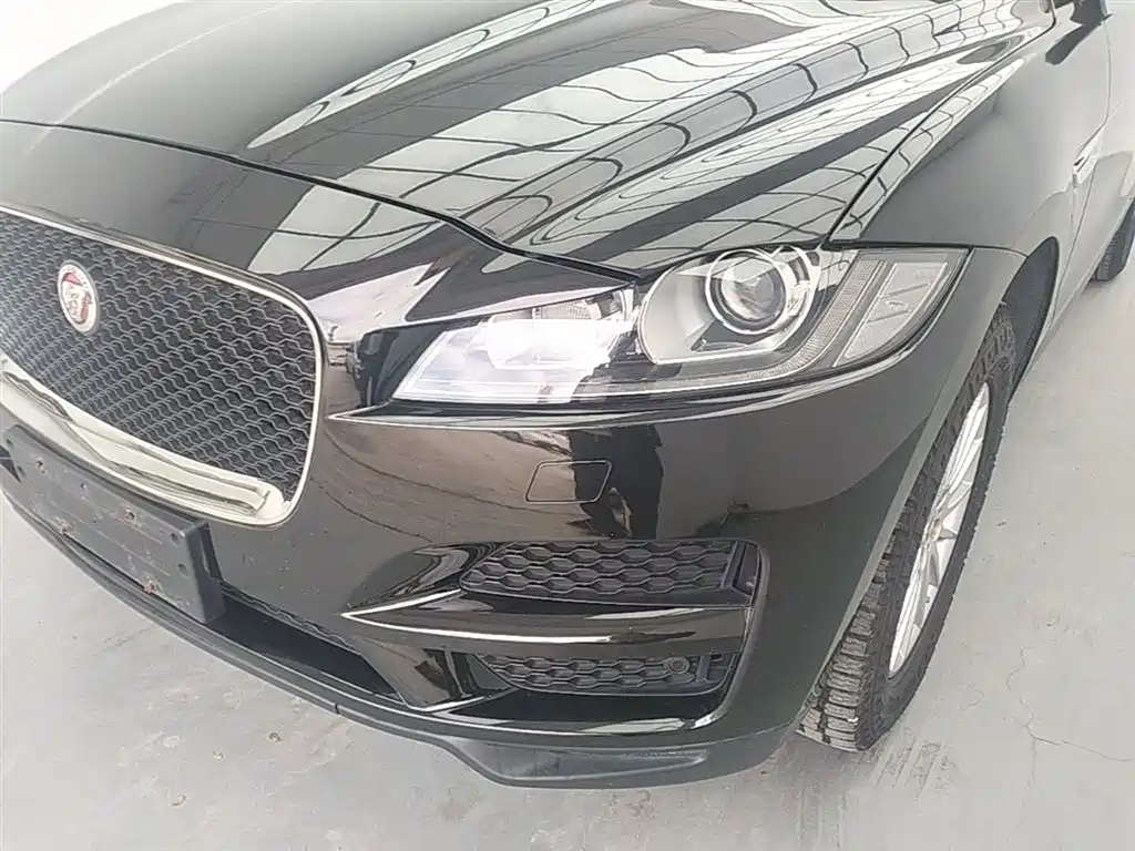 Jaguar F-PACE 2017 — фото 24