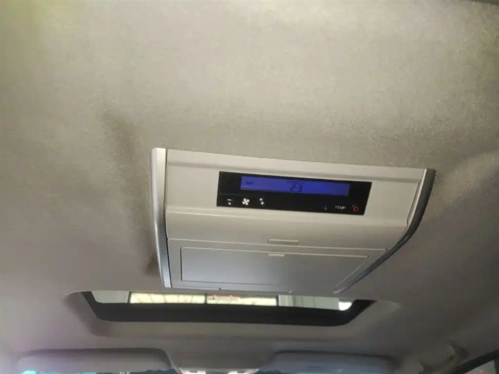 Luxgen Big 7 MPV 2015 — фото 18