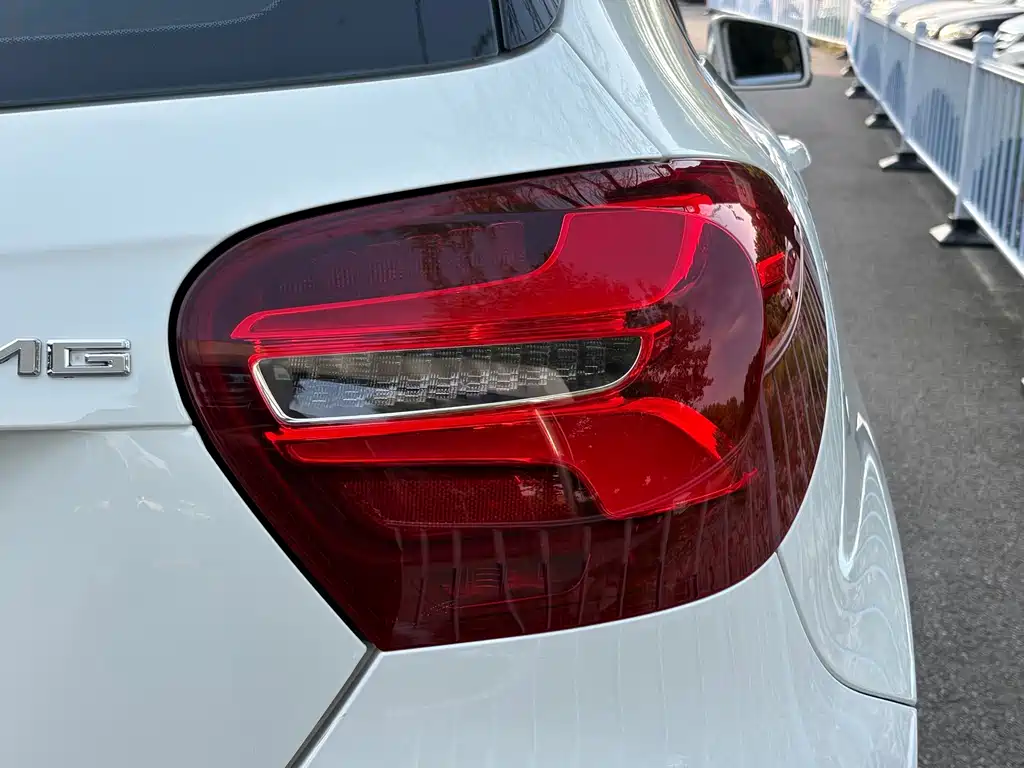 Mercedes-Benz A-Class 2018 — фото 16