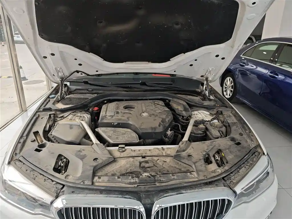 BMW 5 Series 2020 — фото 10