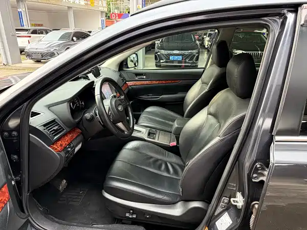 Subaru Outback 2011