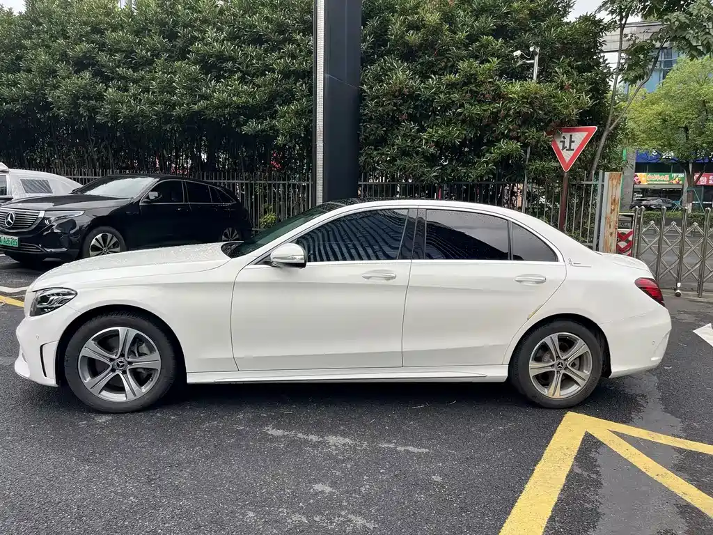 Mercedes-Benz C-Class 2019 — фото 9