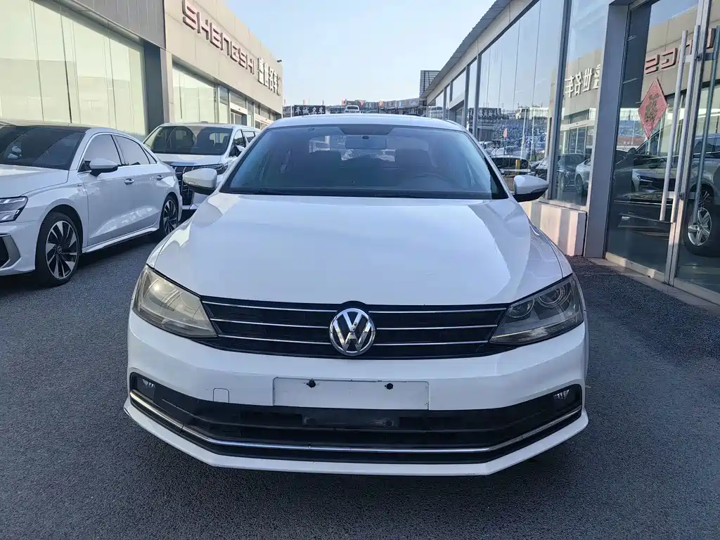 Volkswagen Sagitar 2016