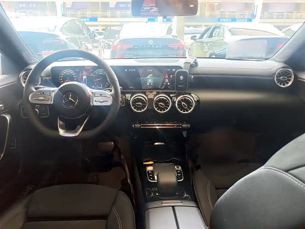 Mercedes-Benz A-Class 2020 — фото 10