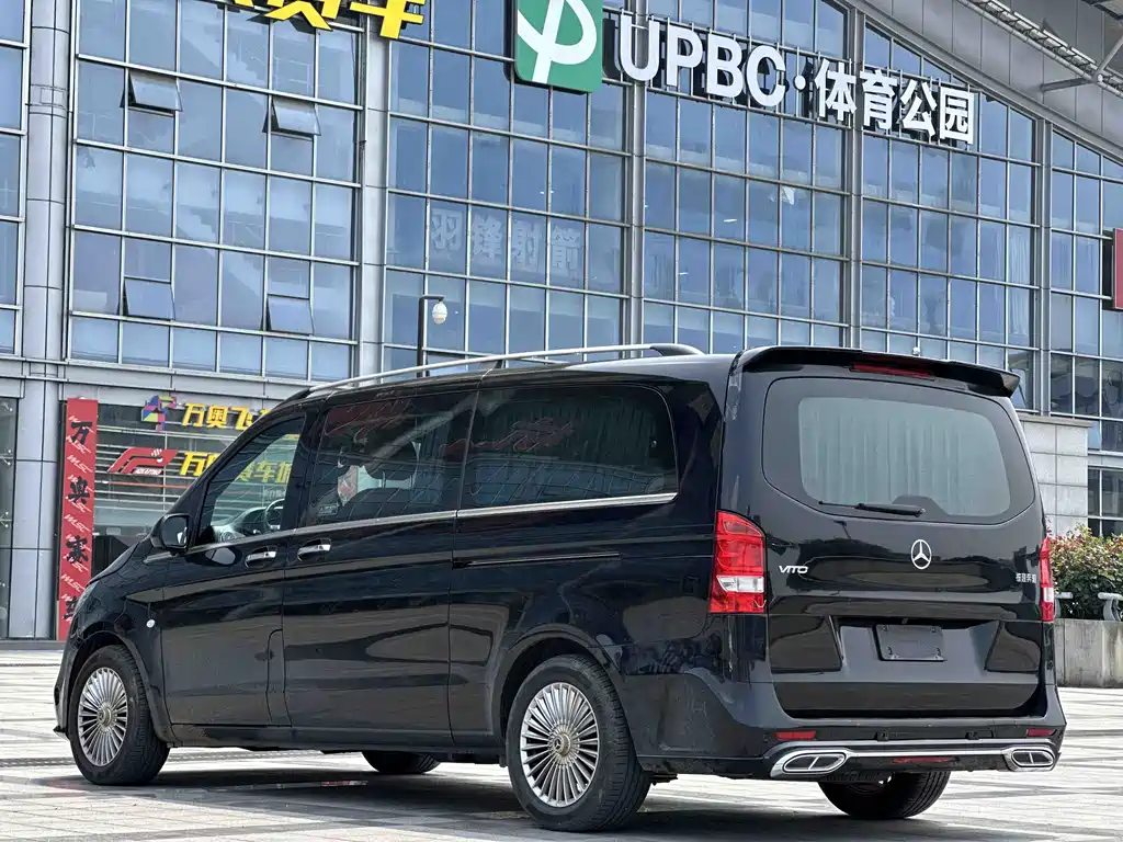 Mercedes-Benz Vito 2023 — фото 4