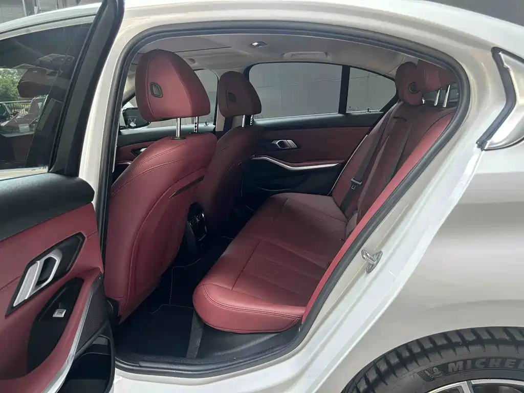 BMW 3 Series 2025