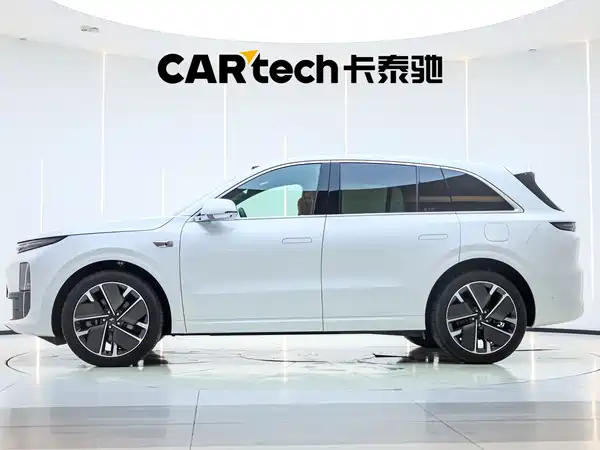 Li Auto L6 2025