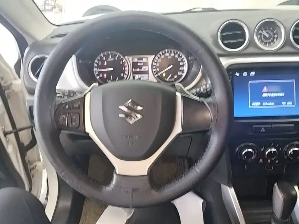 Suzuki Vitara 2017 — фото 11