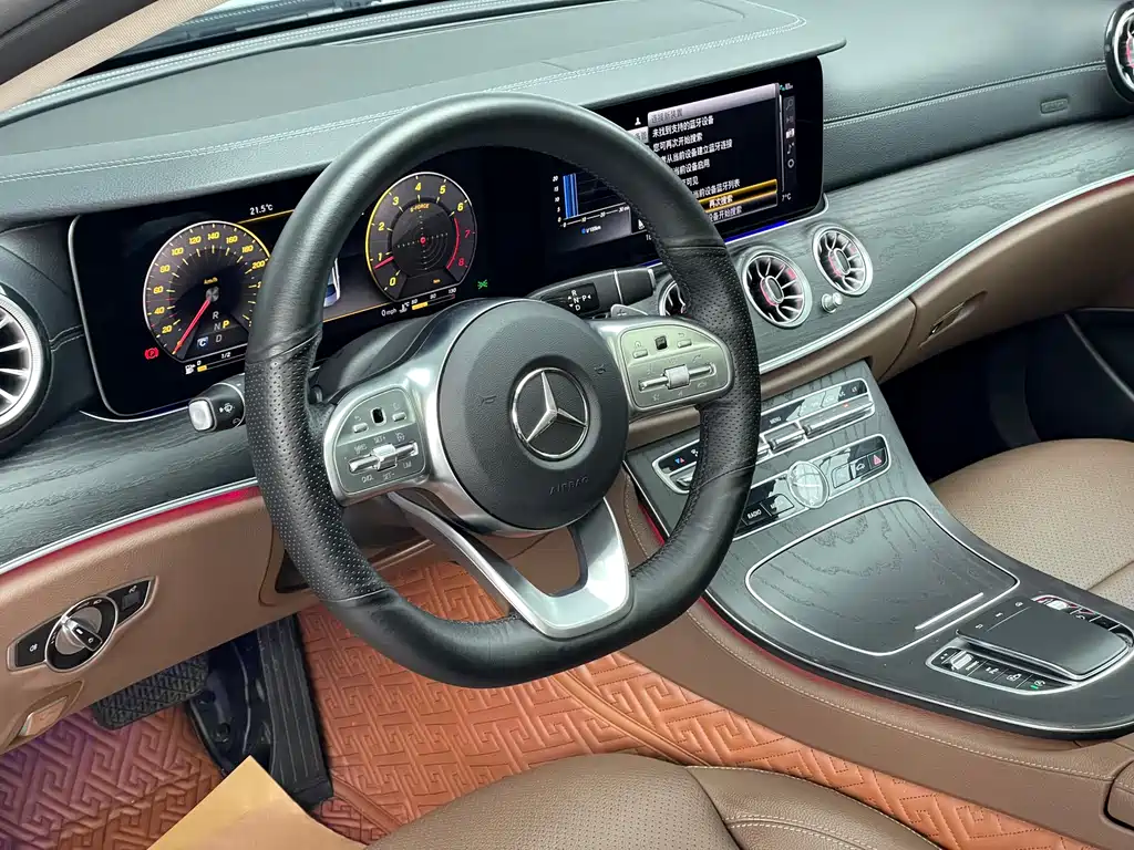 Mercedes-Benz E-Class 2020 — фото 19