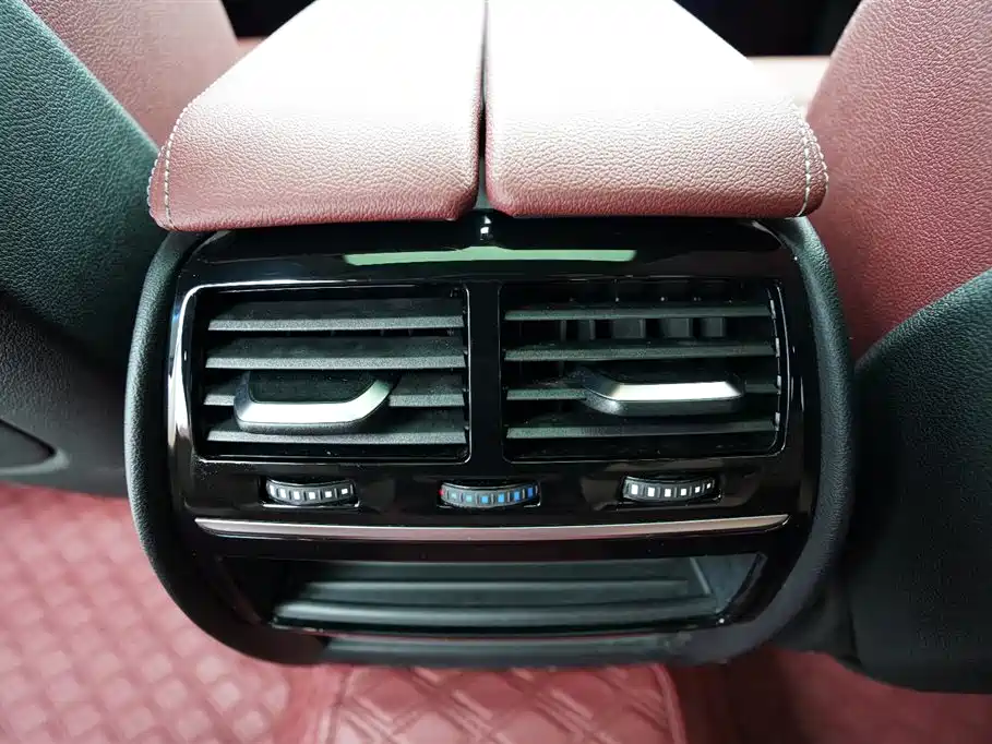 BMW 5 Series 2022 — фото 16